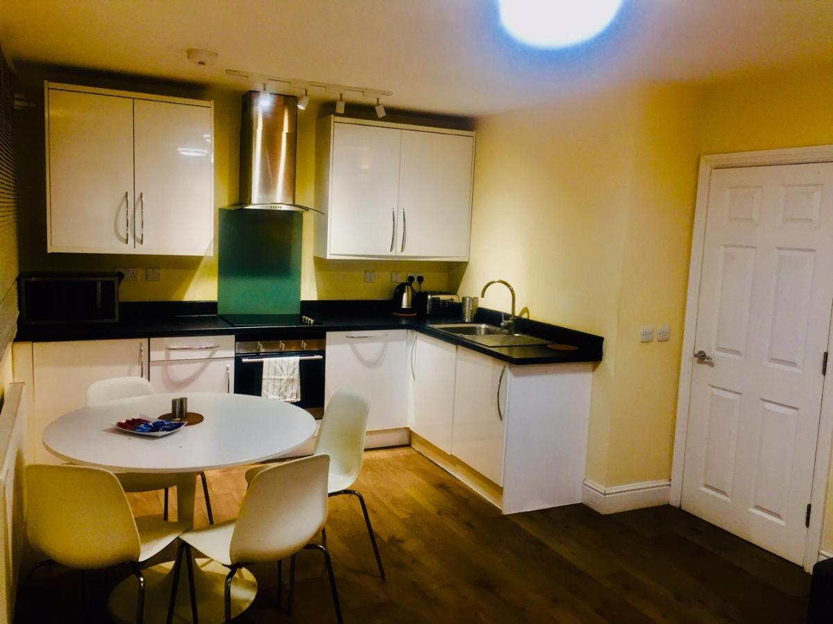 Westminster House Apartman Slough Kültér fotó