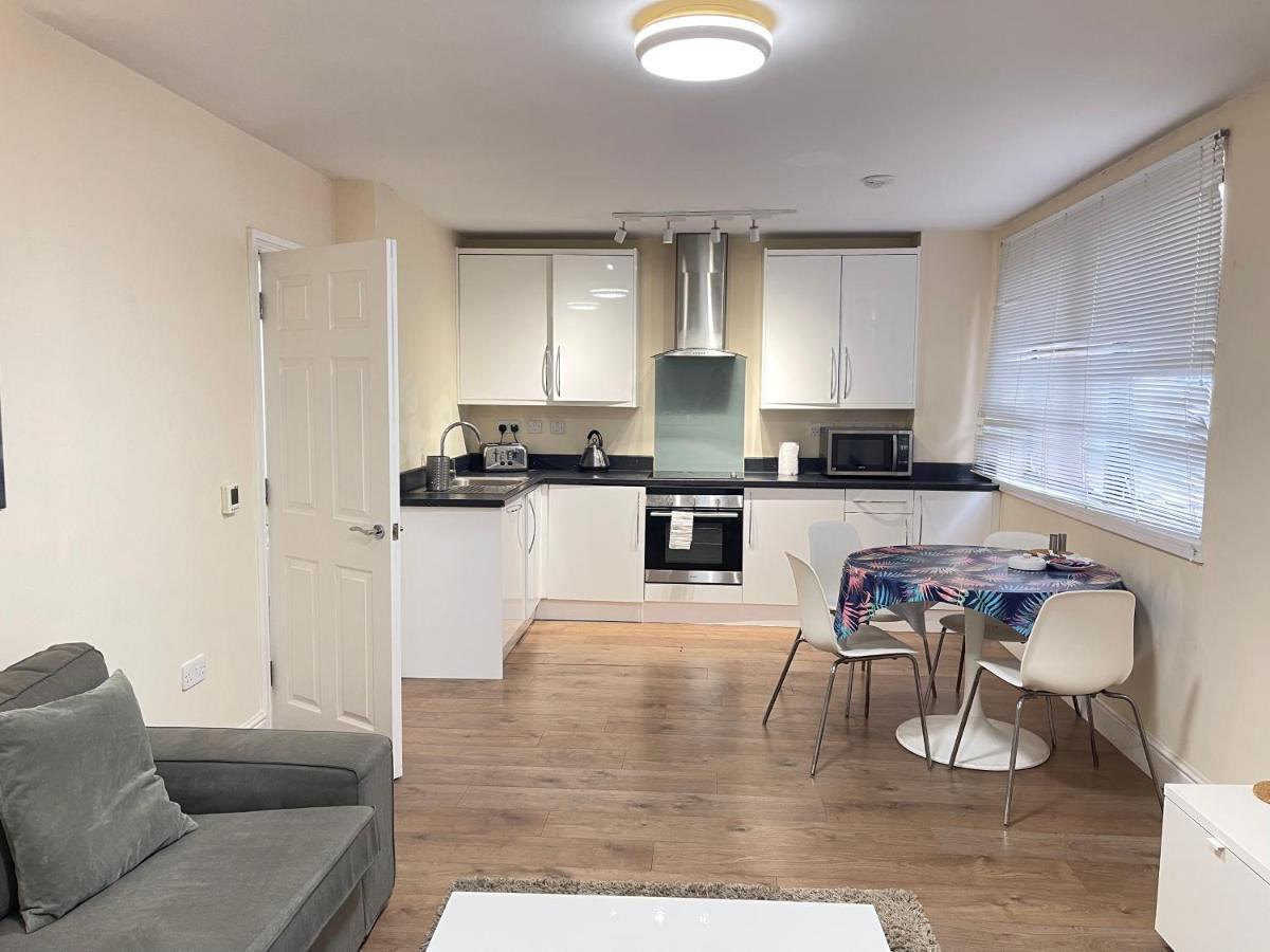 Westminster House Apartman Slough Kültér fotó